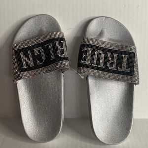 True Religion JASMIN Slides